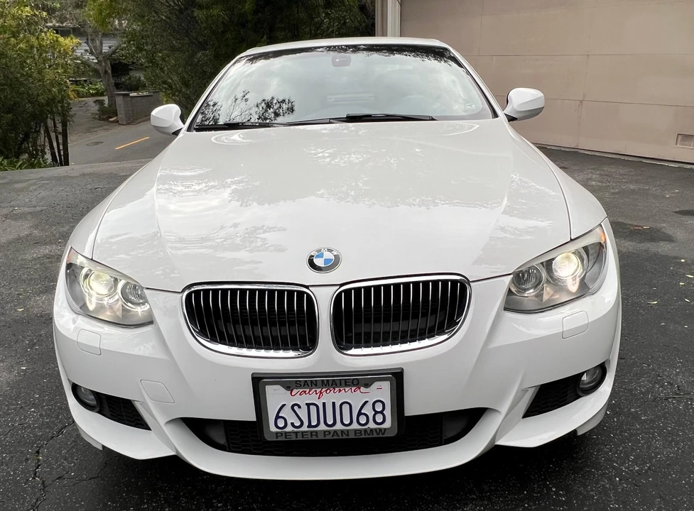 2011 BMW E93 335i Convertible - Image 14 of 31