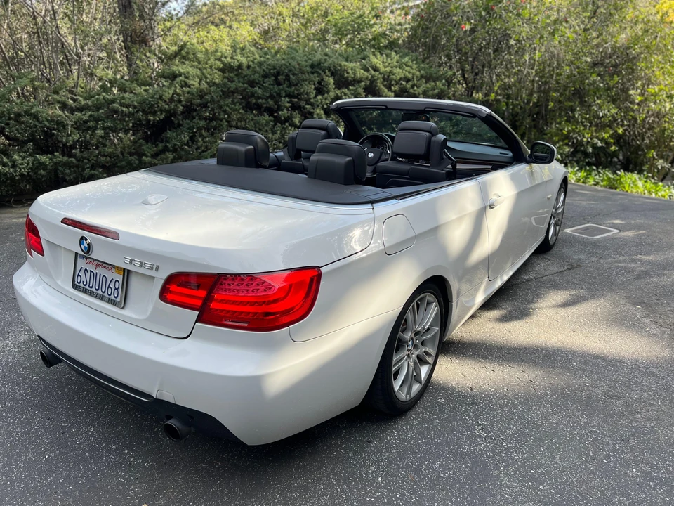 2011 BMW E93 335i Convertible - Image 10 of 31