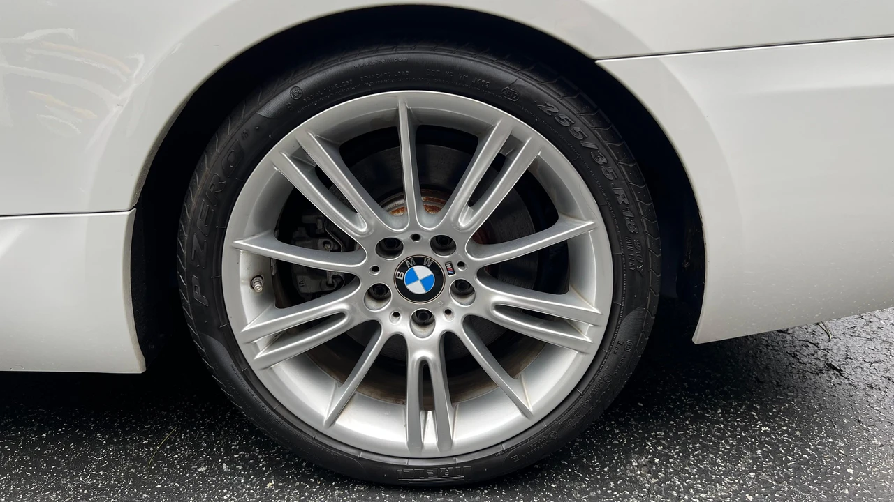 2011 BMW E93 335i Convertible - Image 24 of 31