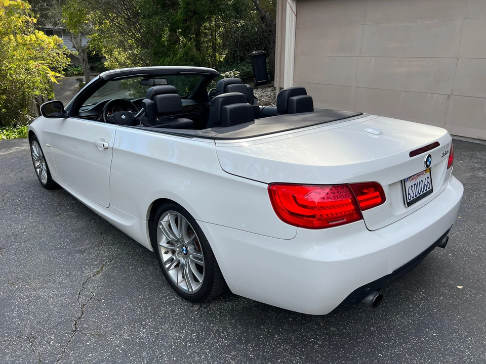 2011 BMW E93 335i Convertible - Image 8 of 31
