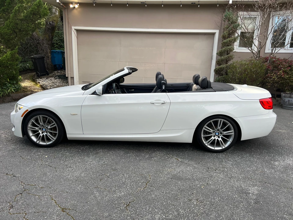 2011 BMW E93 335i Convertible - Image 7 of 31