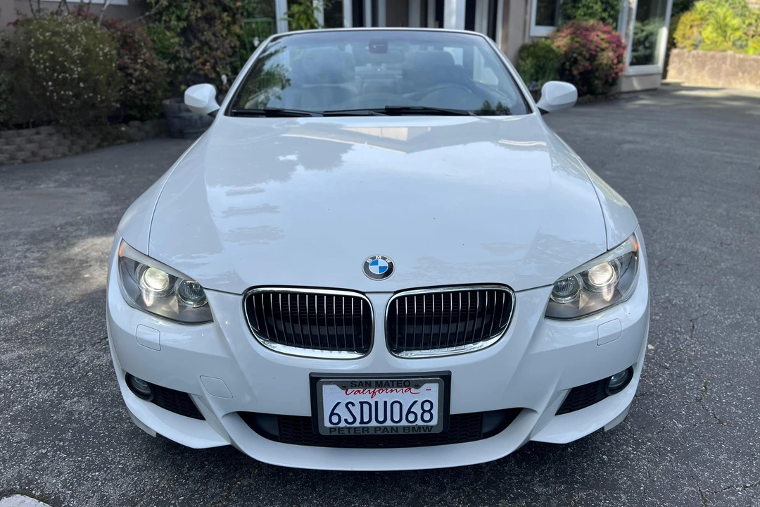 2011 BMW E93 335i Convertible - Image 2 of 31