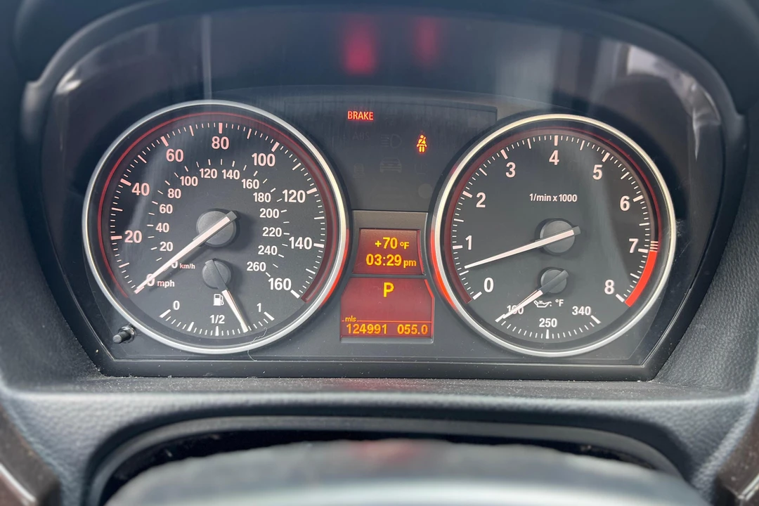 2011 BMW E93 335i Convertible - Image 30 of 31