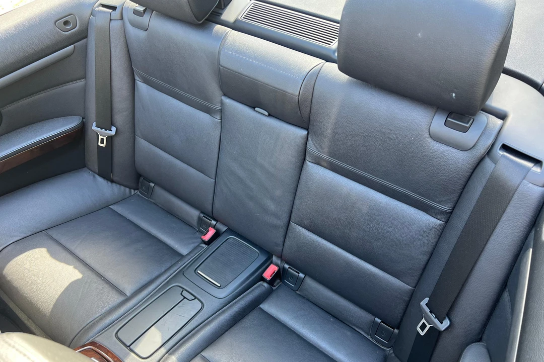 2011 BMW E93 335i Convertible - Image 29 of 31