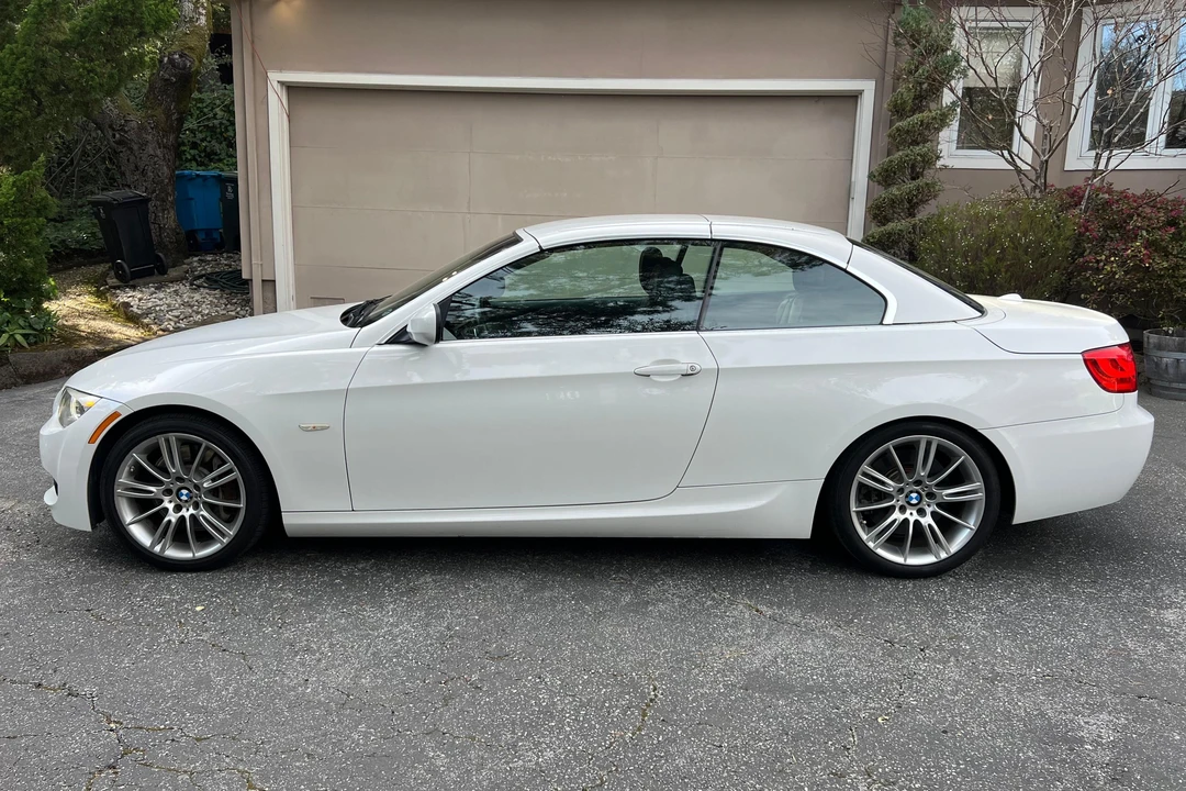 2011 BMW E93 335i Convertible - Image 3 of 31