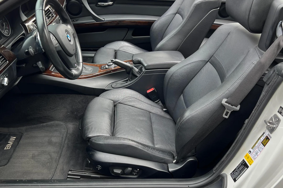 2011 BMW E93 335i Convertible - Image 28 of 31