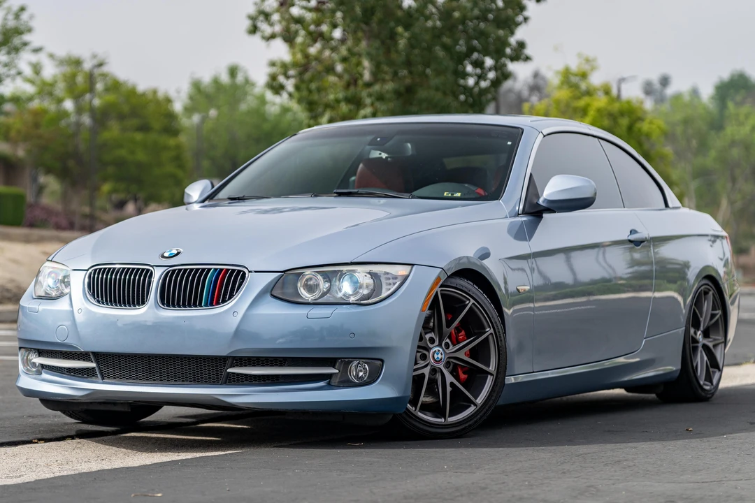 2011 BMW E93 335i Convertible - Image 11 of 31