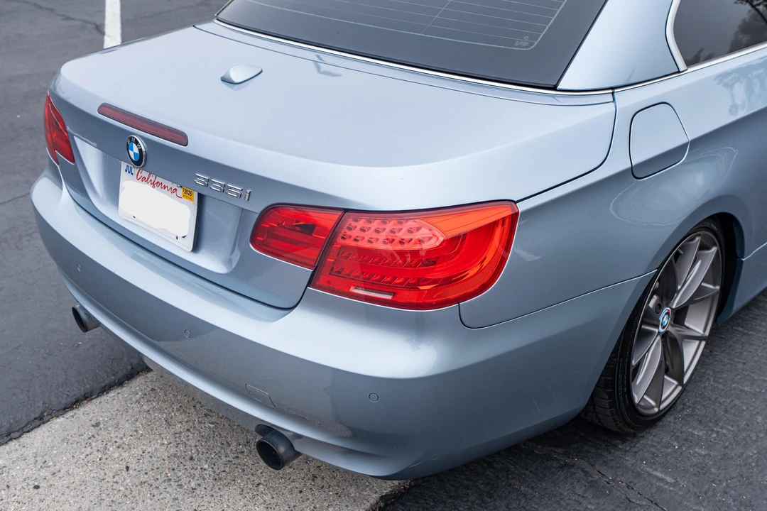 2011 BMW E93 335i Convertible - Image 30 of 31