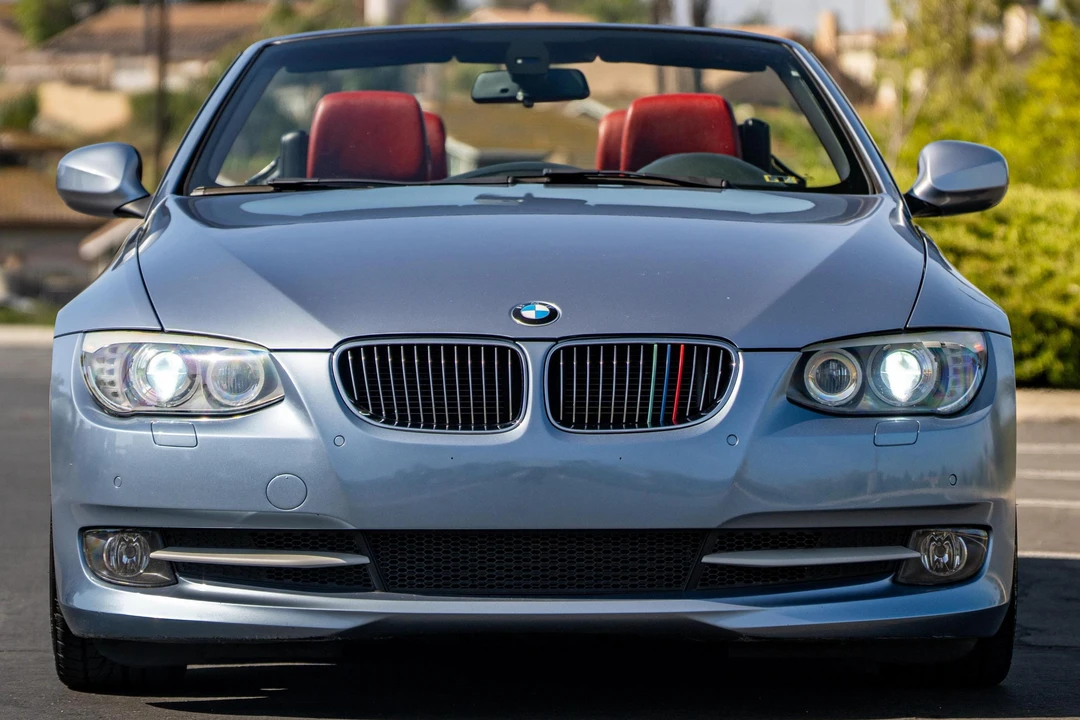 2011 BMW E93 335i Convertible - Image 2 of 31