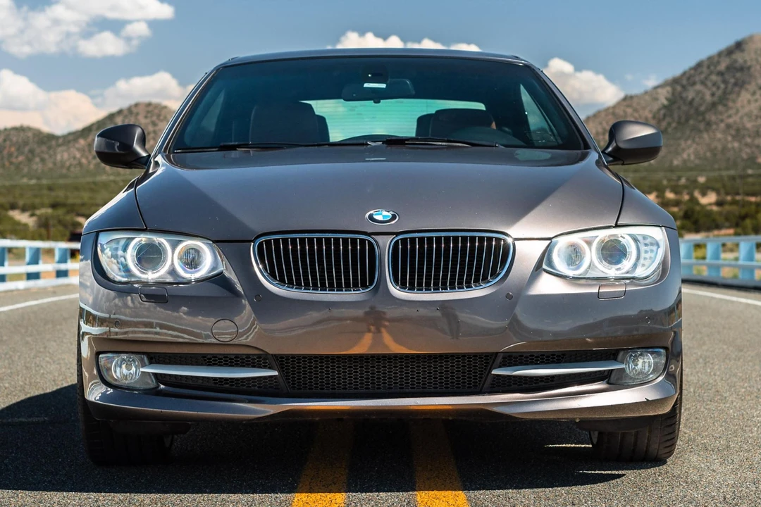 2011 BMW E93 335i Convertible - Image 2 of 31