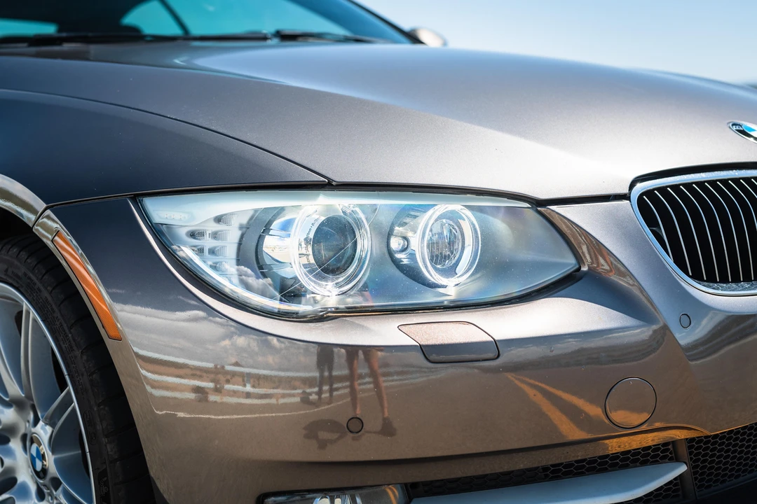 2011 BMW E93 335i Convertible - Image 21 of 31