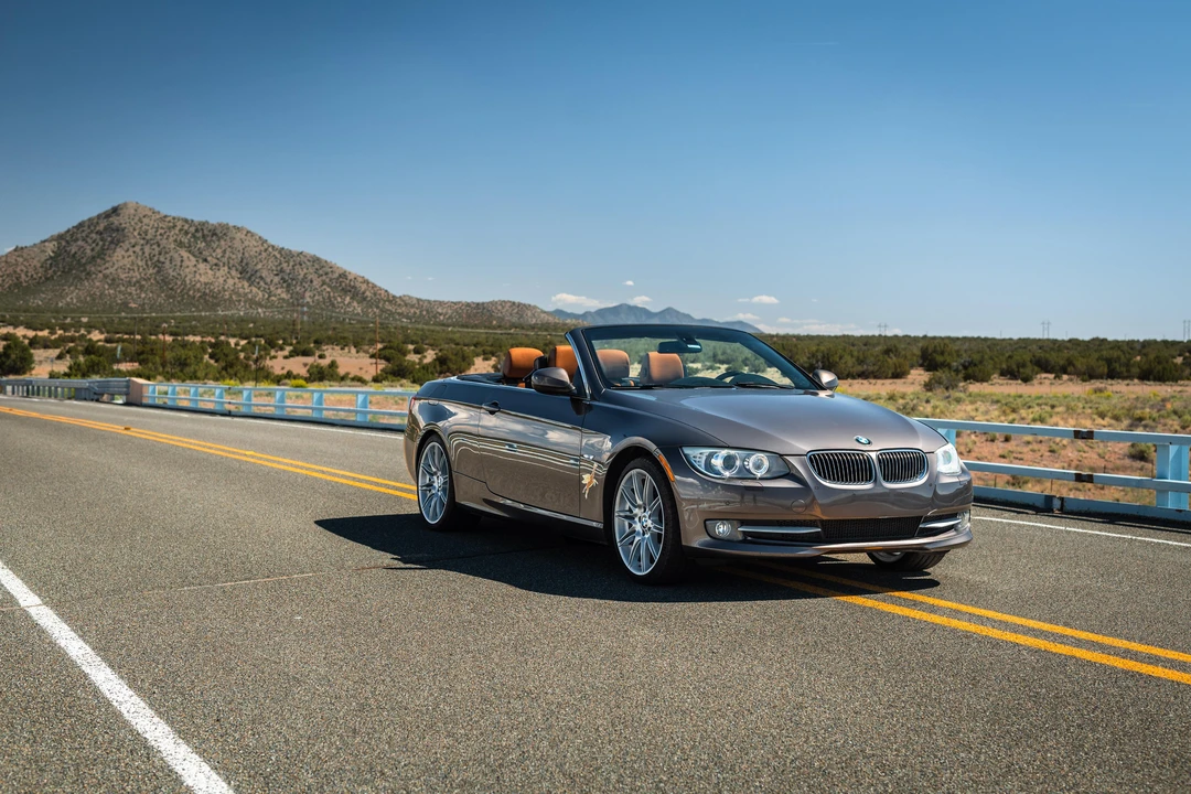 2011 BMW E93 335i Convertible - Image 9 of 31