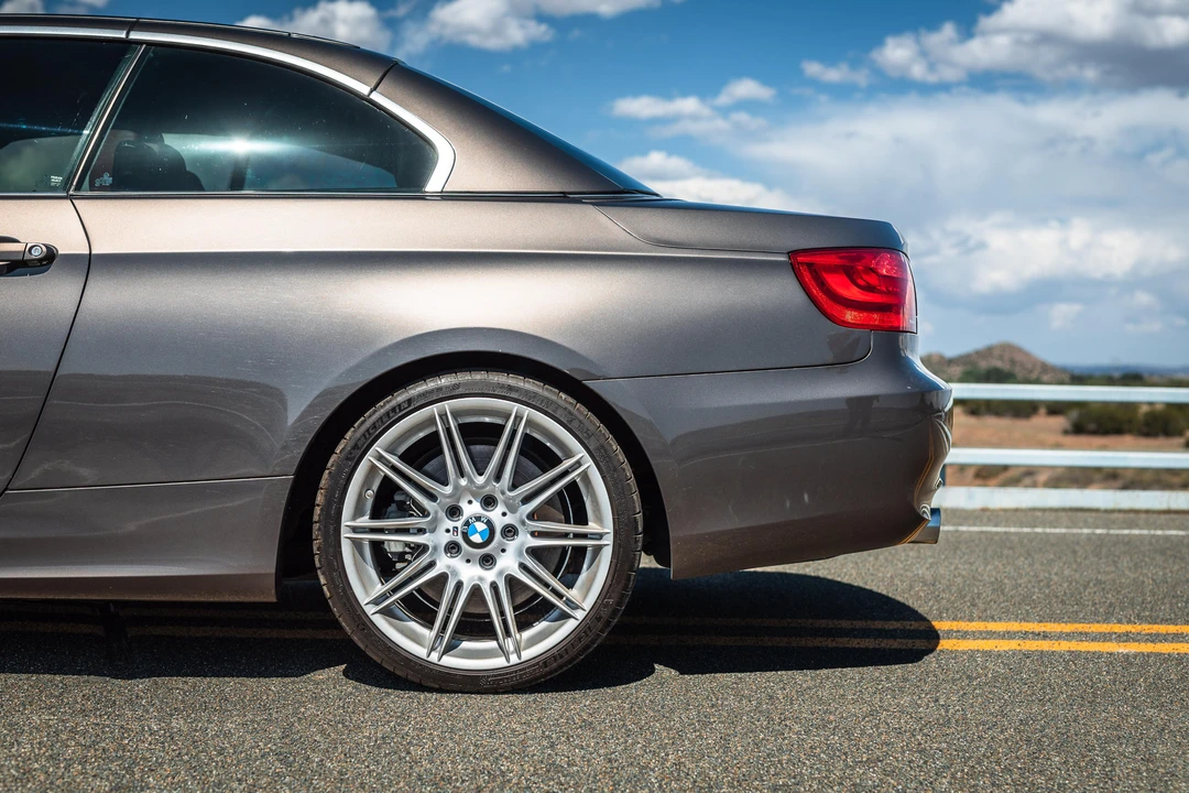 2011 BMW E93 335i Convertible - Image 29 of 31