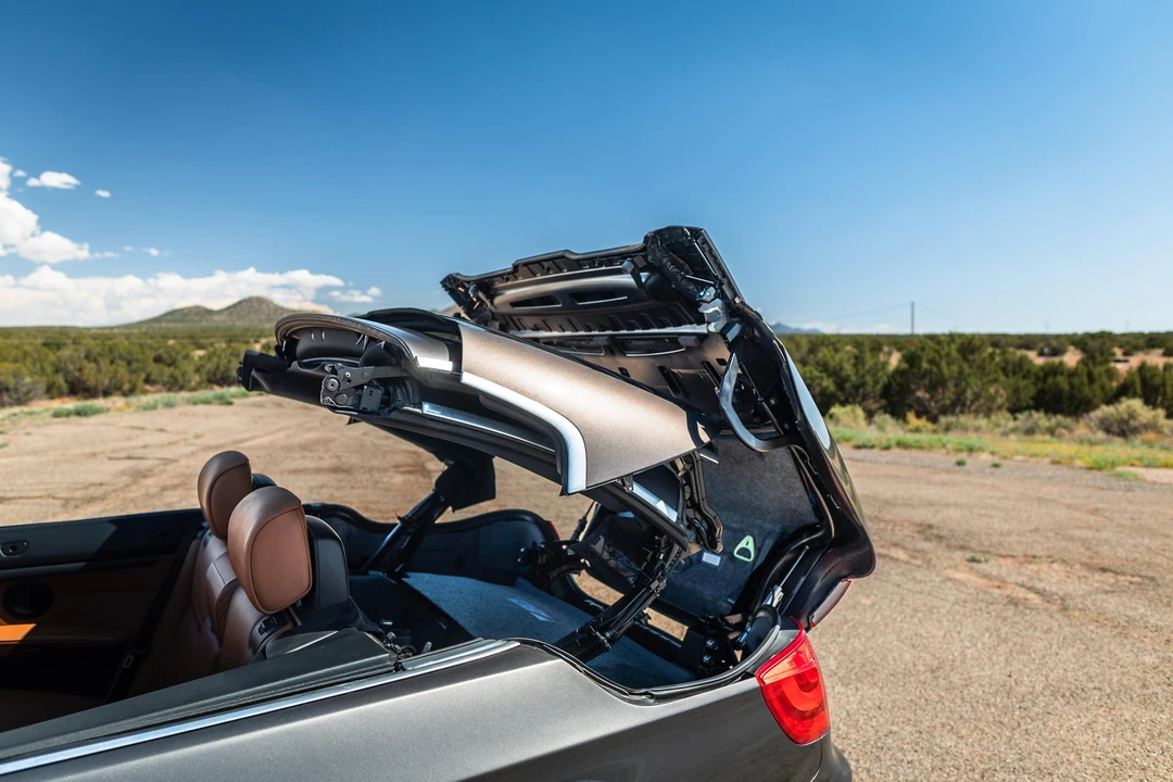 2011 BMW E93 335i Convertible - Image 19 of 31