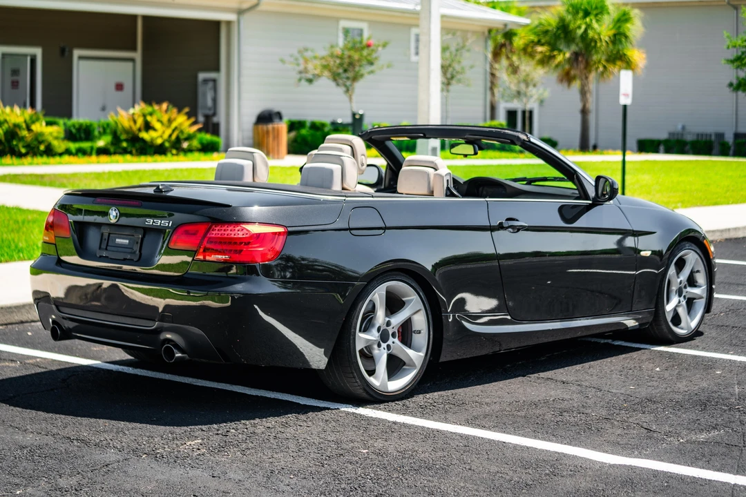 2011 BMW E93 335i Convertible - Image 4 of 31