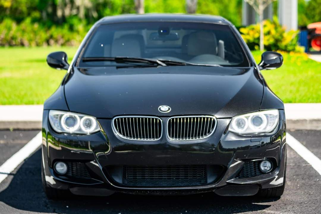 2011 BMW E93 335i Convertible - Image 2 of 31