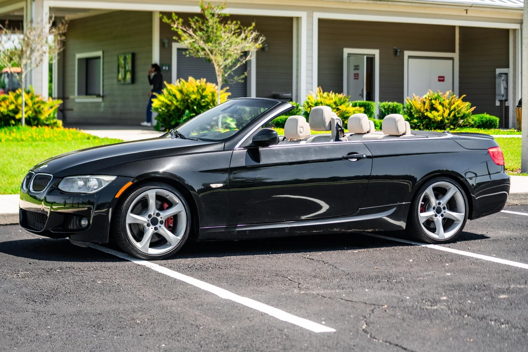 2011 BMW E93 335i Convertible - Image 12 of 31