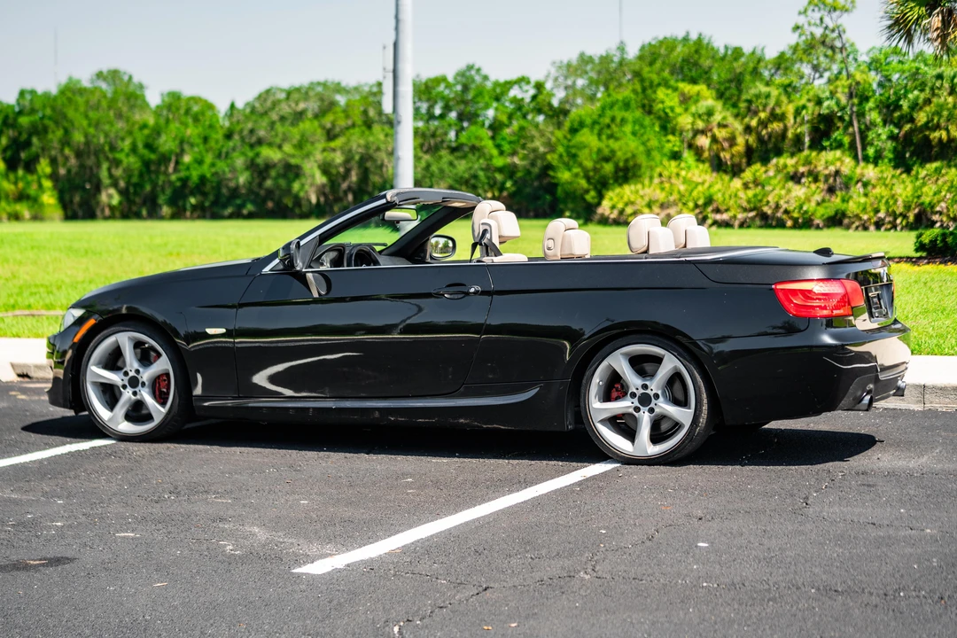 2011 BMW E93 335i Convertible - Image 15 of 31