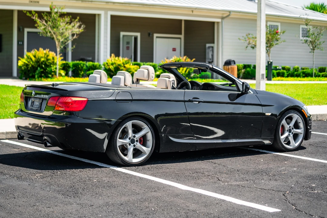 2011 BMW E93 335i Convertible - Image 29 of 31