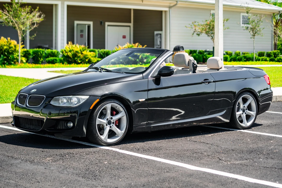 2011 BMW E93 335i Convertible - Image 10 of 31
