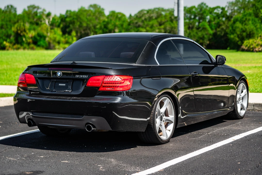 2011 BMW E93 335i Convertible - Image 26 of 31