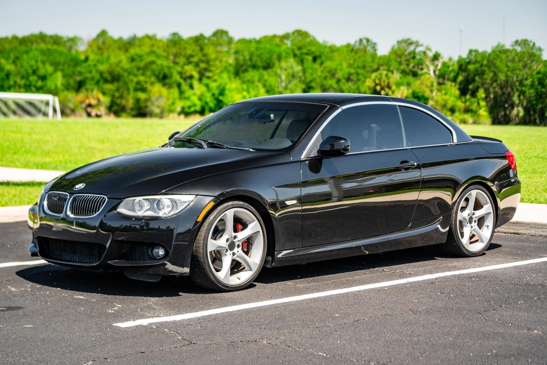 2011 BMW E93 335i Convertible - Image 9 of 31