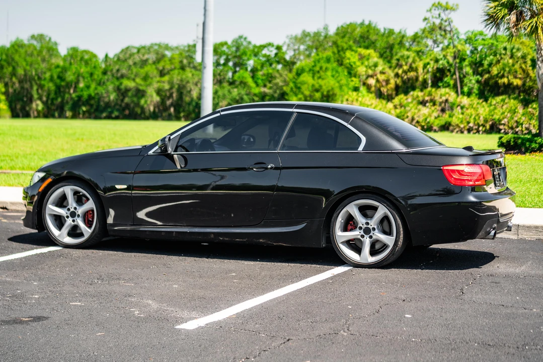 2011 BMW E93 335i Convertible - Image 16 of 31