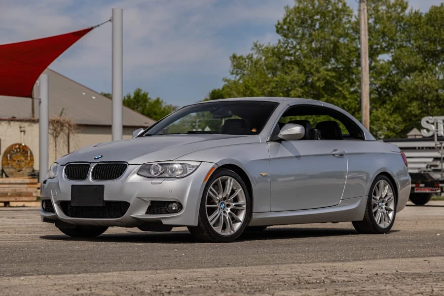 2011 BMW E93 335i Convertible - Image 10 of 30