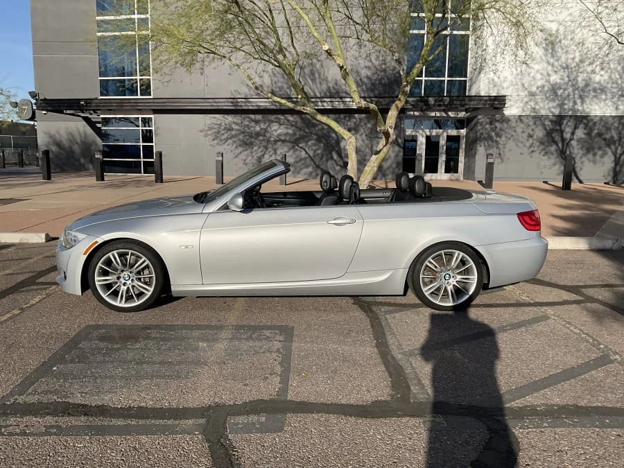 2011 BMW E93 335i Convertible - Image 2 of 11