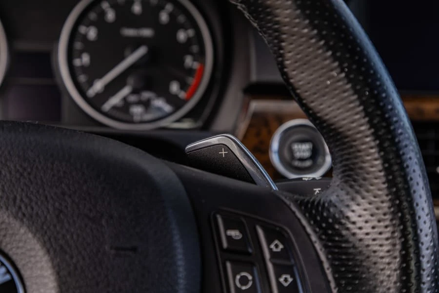2011 BMW E93 335i Convertible - Image 21 of 30