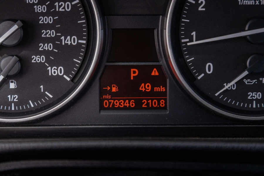2011 BMW E93 335i Convertible - Image 17 of 30