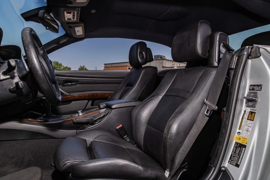 2011 BMW E93 335i Convertible - Image 24 of 30