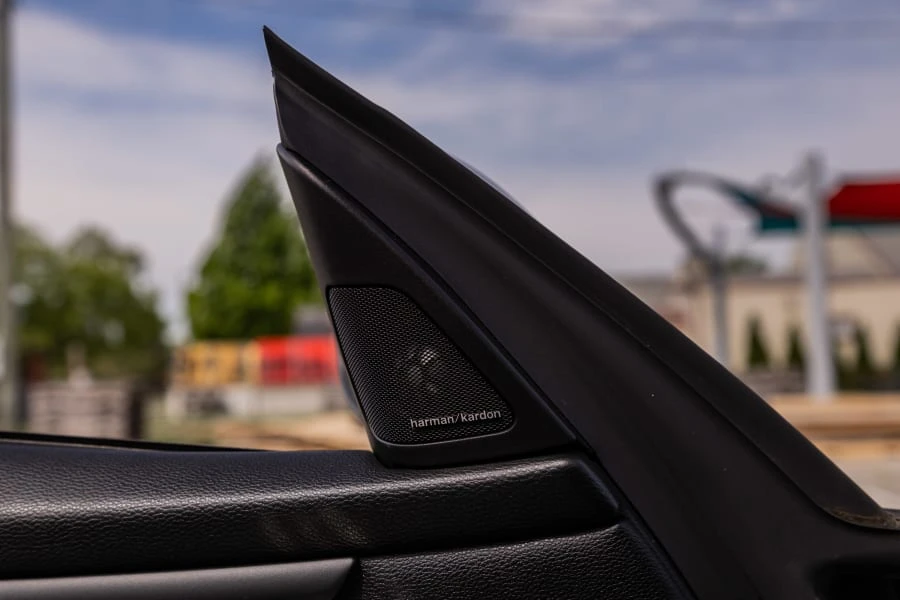 2011 BMW E93 335i Convertible - Image 16 of 30