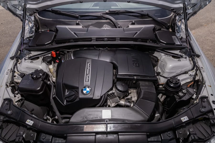 2011 BMW E93 335i Convertible - Image 29 of 30