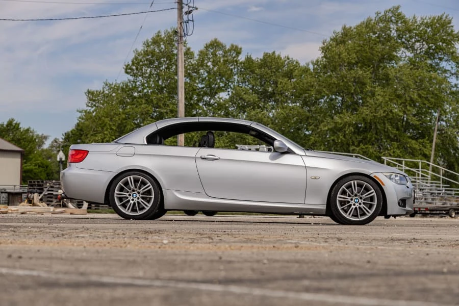 2011 BMW E93 335i Convertible - Image 2 of 30