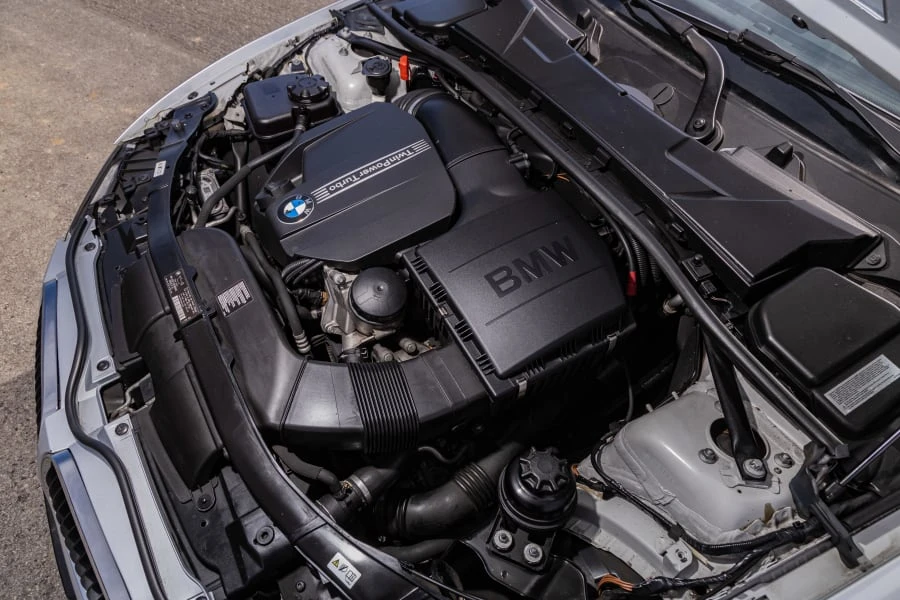 2011 BMW E93 335i Convertible - Image 28 of 30