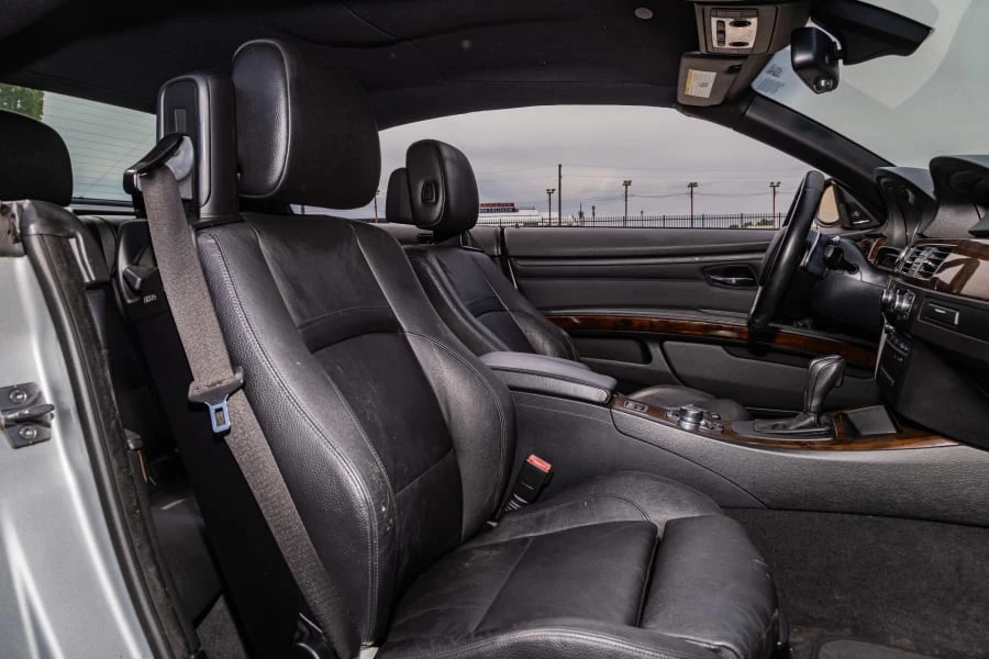 2011 BMW E93 335i Convertible - Image 23 of 30