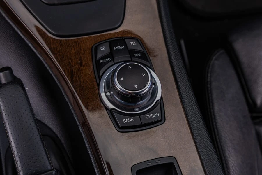 2011 BMW E93 335i Convertible - Image 20 of 30