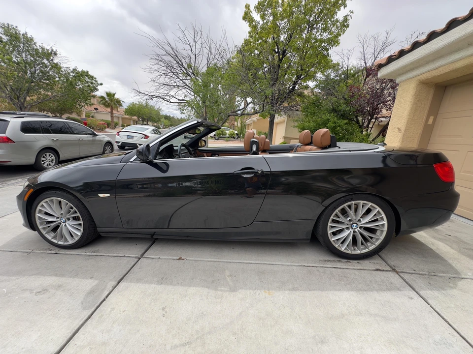 2011 BMW E93 335i Convertible - Image 8 of 31