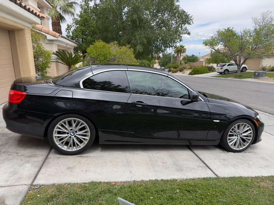 2011 BMW E93 335i Convertible - Image 28 of 31