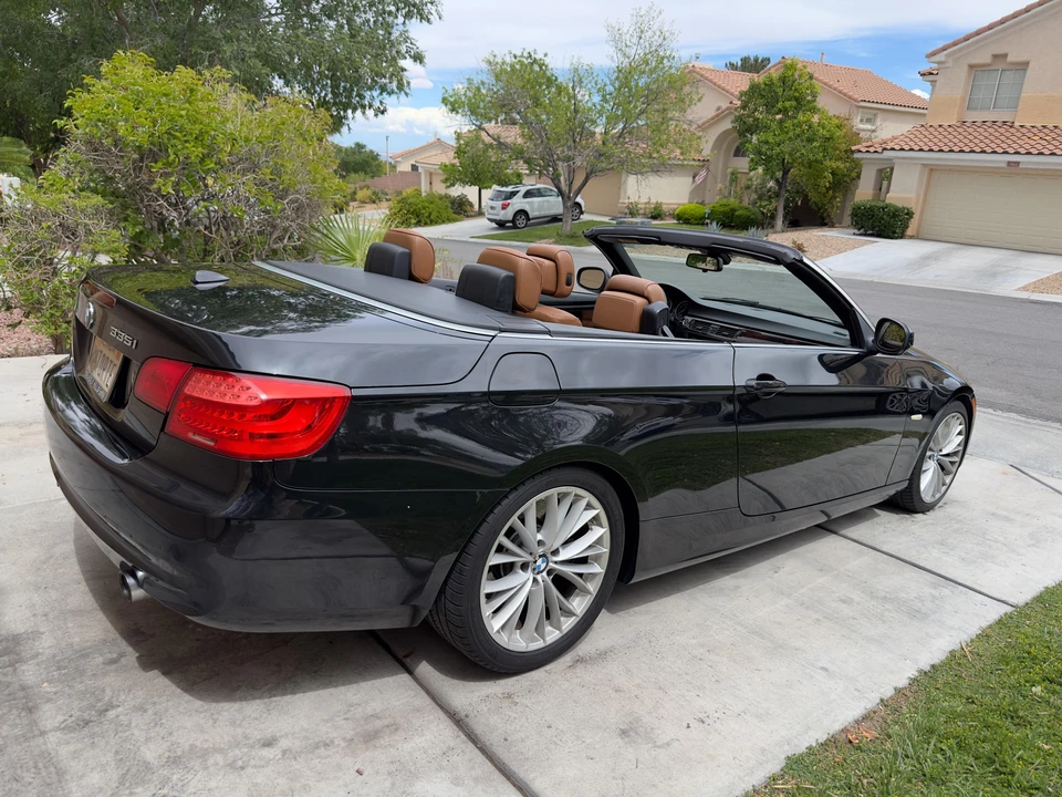 2011 BMW E93 335i Convertible - Image 14 of 31