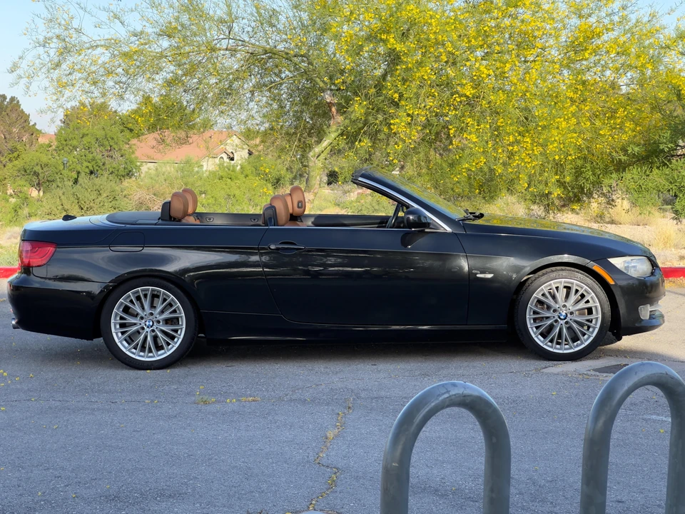 2011 BMW E93 335i Convertible - Image 16 of 31