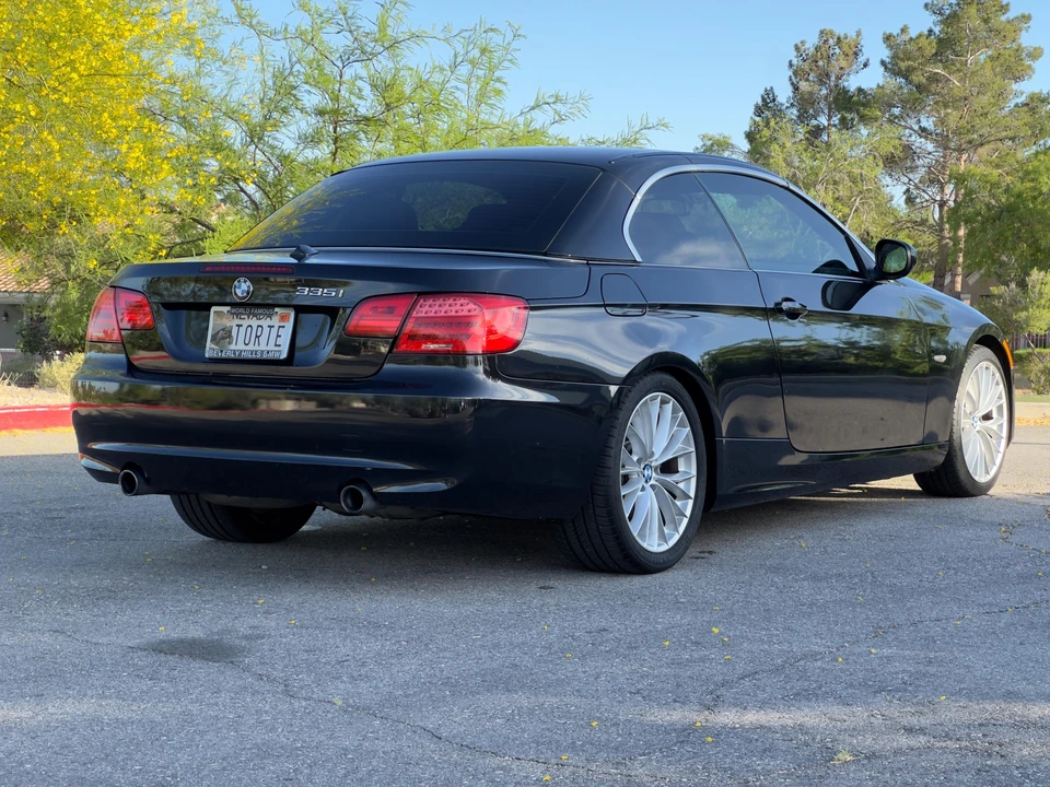 2011 BMW E93 335i Convertible - Image 26 of 31