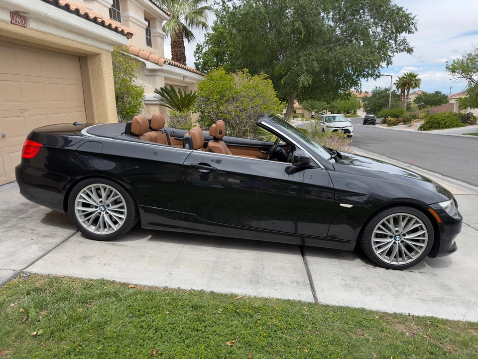 2011 BMW E93 335i Convertible - Image 15 of 31