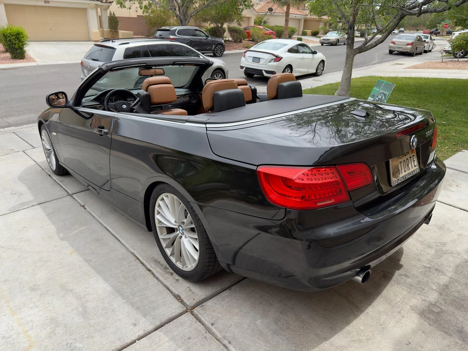 2011 BMW E93 335i Convertible - Image 10 of 31