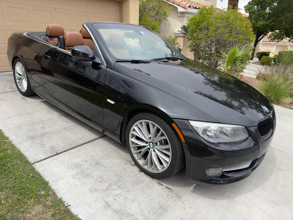 2011 BMW E93 335i Convertible - Image 17 of 31