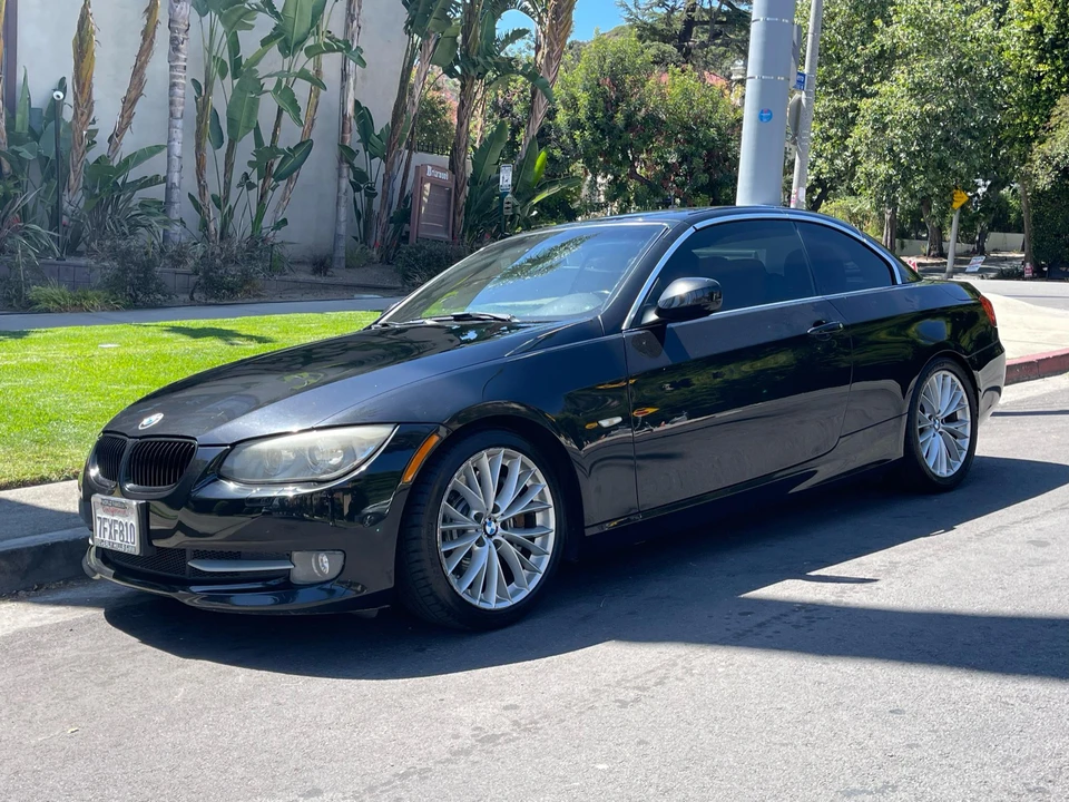 2011 BMW E93 335i Convertible - Image 21 of 31