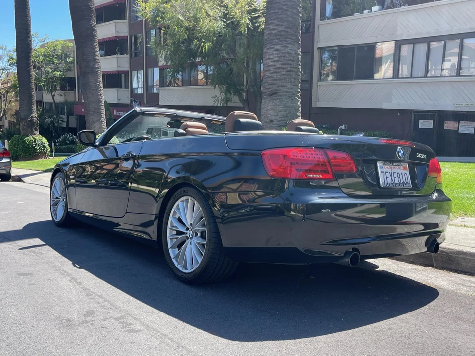 2011 BMW E93 335i Convertible - Image 9 of 31