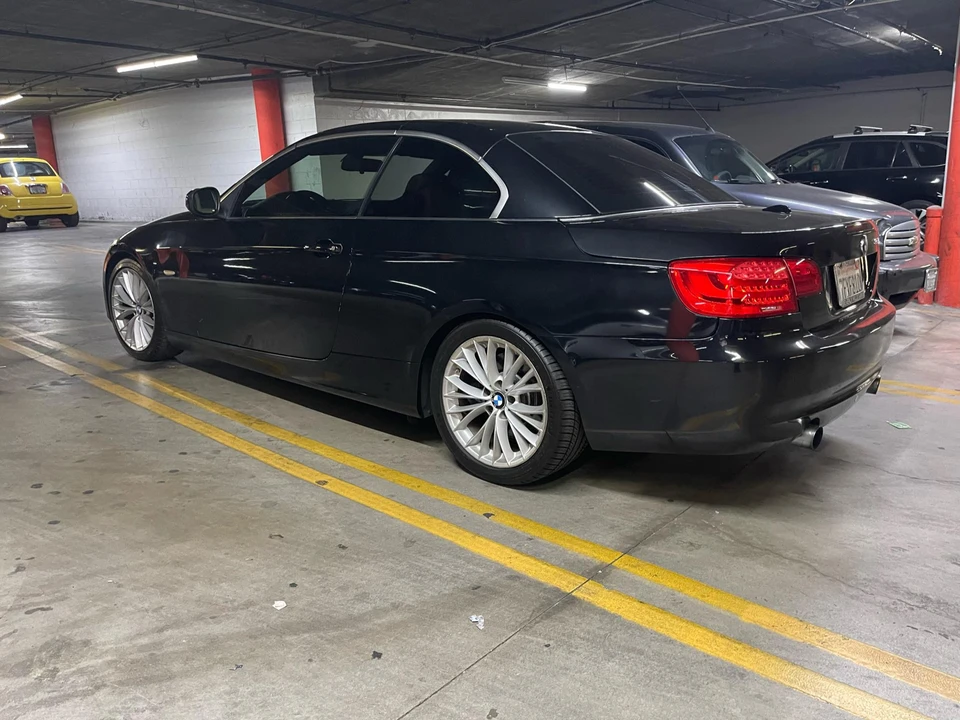 2011 BMW E93 335i Convertible - Image 26 of 31