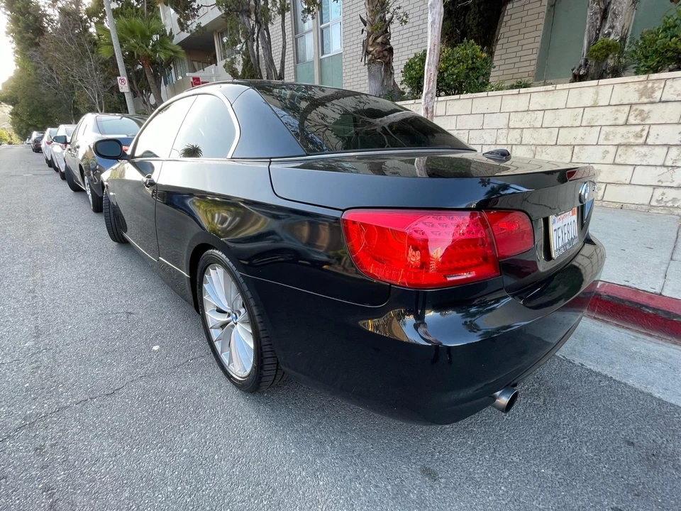 2011 BMW E93 335i Convertible - Image 28 of 31